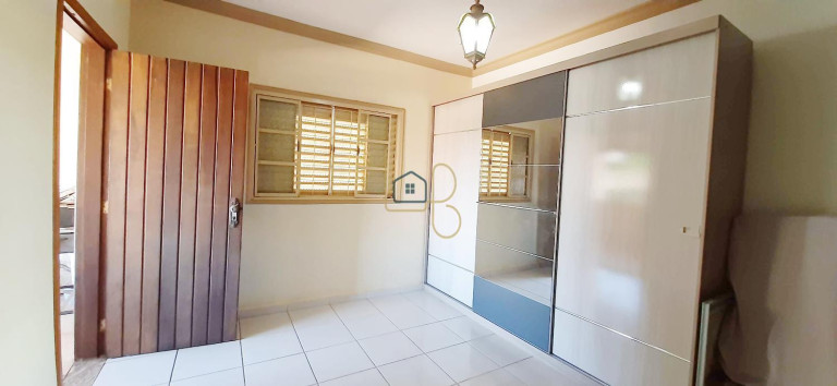 Imagem Casa com 3 Quartos à Venda, 236 m² em Jardim Delta - Londrina