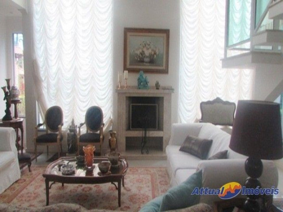Imagem Casa com 3 Quartos à Venda, 267 m² em Vargem Grande - Teresópolis