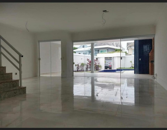 Imagem Casa com 6 Quartos à Venda, 350 m² em Recreio Dos Bandeirantes - Rio De Janeiro Imagem Casa com 6 Quartos à Venda, 350 m² em Recreio Dos Bandeirantes - Rio De Janeiro