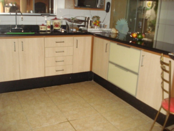 Imagem Casa com 2 Quartos à Venda, 368 m² em Vila Cristóvam - Limeira
