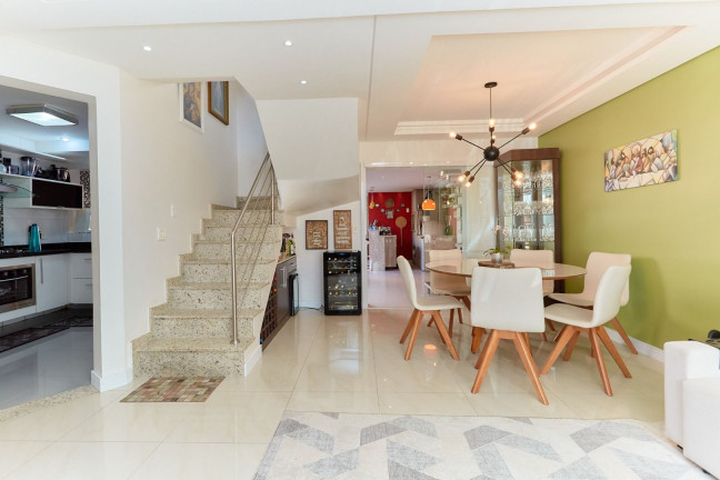 Casa com 4 Quartos à Venda, 180 m² em Portão - Curitiba