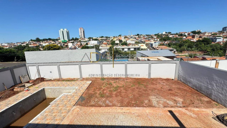 Imagem Casa com 3 Quartos à Venda, 580 m² em Jardim Regina - Botucatu