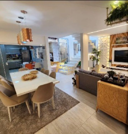Imagem Casa com 5 Quartos à Venda, 217 m² em República - Vitória Imagem Casa com 5 Quartos à Venda, 217 m² em República - Vitória