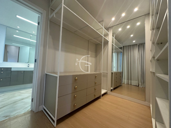 Imagem Casa com 3 Quartos à Venda, 250 m² em Glória - Joinville Imagem Casa com 3 Quartos à Venda, 250 m² em Glória - Joinville