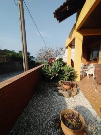 Imagem Casa com 3 Quartos à Venda, 250 m² em Itacolomi - Balneário Piçarras Imagem Casa com 3 Quartos à Venda, 250 m² em Itacolomi - Balneário Piçarras