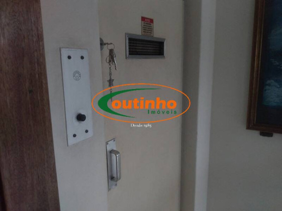 Imagem Cobertura com 3 Quartos à Venda, 200 m² em Tijuca - Rio De Janeiro Imagem Cobertura com 3 Quartos à Venda, 200 m² em Tijuca - Rio De Janeiro