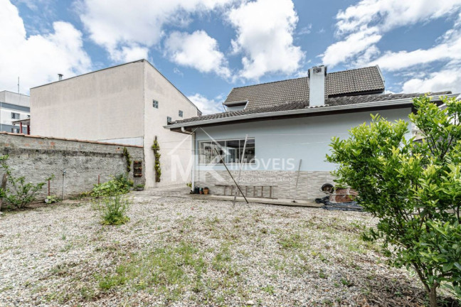 Imagem Sobrado com 4 Quartos à Venda, 276 m² em Capão Da Imbuia - Curitiba Imagem Sobrado com 4 Quartos à Venda, 276 m² em Capão Da Imbuia - Curitiba