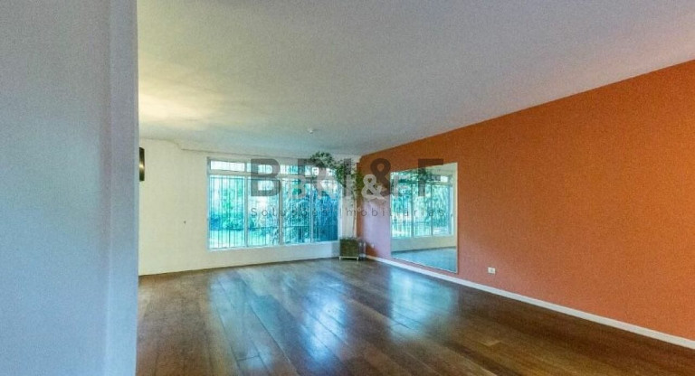 Imagem Sobrado com 3 Quartos à Venda, 256 m² em Moema - São Paulo