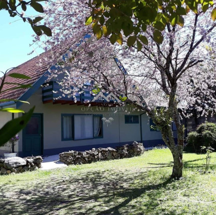 Casa com 5 Quartos à Venda, 212 m² em São Bento Do Sapucaí - Campos Do Jordão