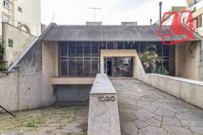 Imagem Casa com 3 Quartos à Venda ou Locação, 371 m² em Auxiliadora - Porto Alegre