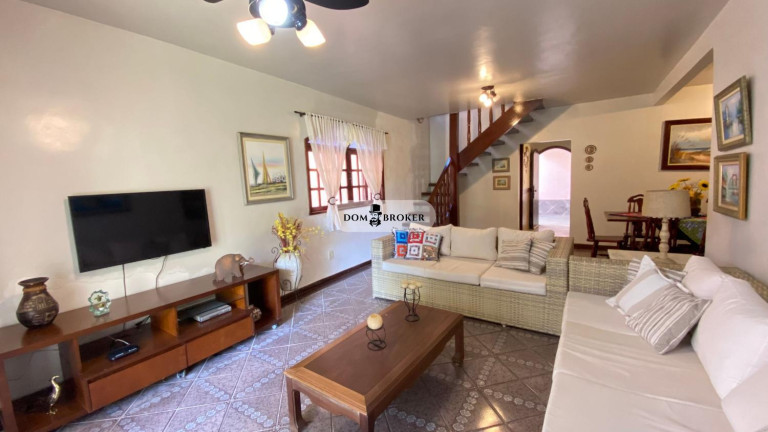 Imagem Casa com 5 Quartos à Venda, 267 m² em Praia Dos Anjos - Arraial Do Cabo