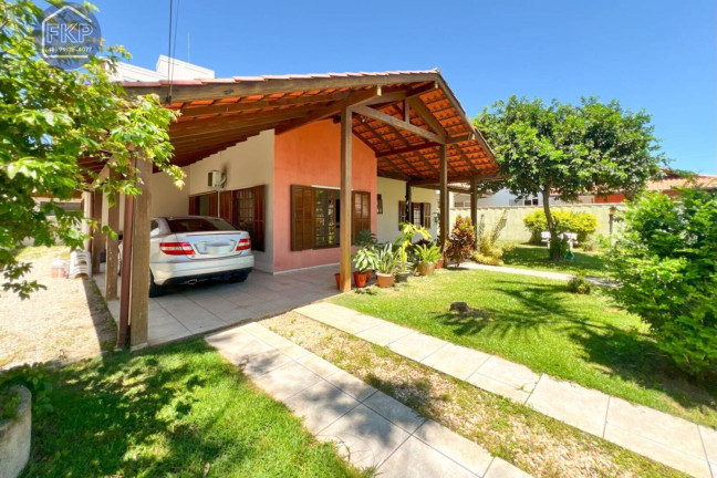 Imagem Casa com 3 Quartos à Venda, 170 m² em Ingleses Norte - Florianópolis Imagem Casa com 3 Quartos à Venda, 170 m² em Ingleses Norte - Florianópolis
