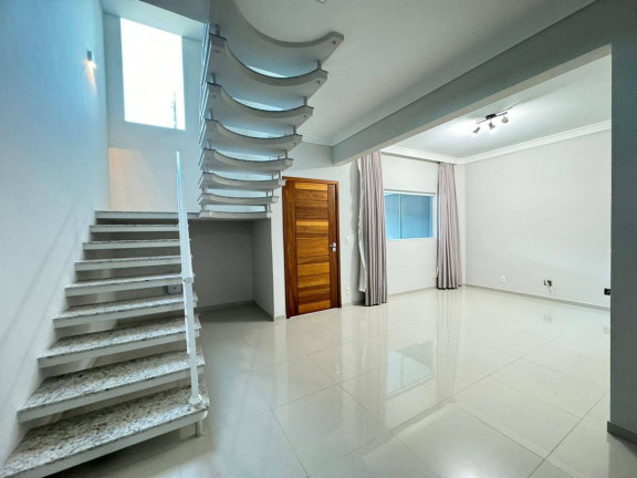 Imagem Sobrado com 3 Quartos à Venda, 180 m² em Praia Dos Amores - Balneário Camboriú Imagem Sobrado com 3 Quartos à Venda, 180 m² em Praia Dos Amores - Balneário Camboriú