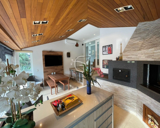 Imagem Casa com 4 Quartos à Venda, 545 m² em América - Joinville Imagem Casa com 4 Quartos à Venda, 545 m² em América - Joinville