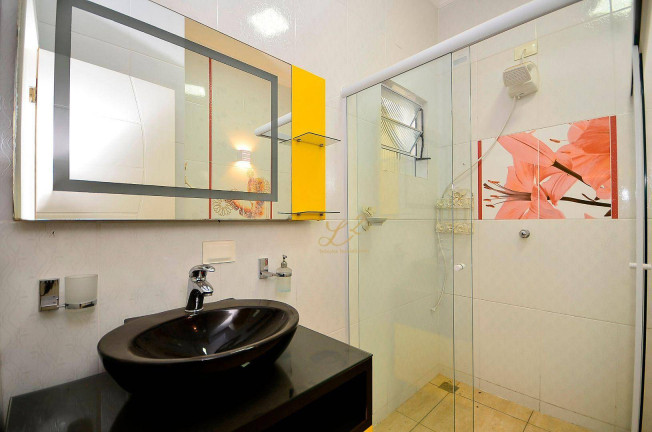 Imagem Casa com 6 Quartos à Venda, 450 m² em Bacacheri - Curitiba