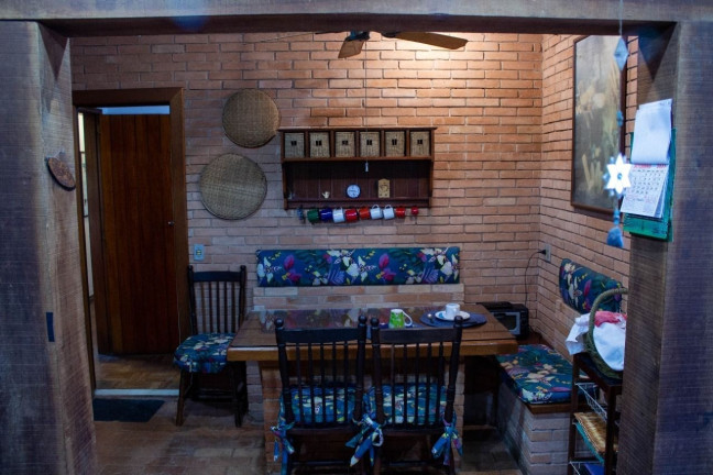 Imagem Casa com 3 Quartos à Venda, 238 m² em Bom Retiro - Teresópolis