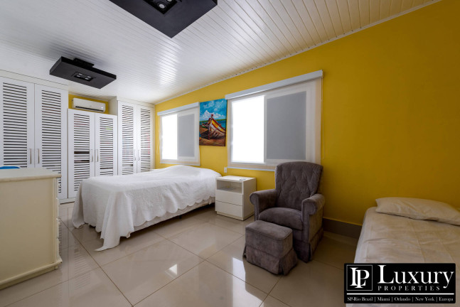 Imagem Casa de Condomínio com 7 Quartos à Venda, em Tenório (praia Vermelha) - Ubatuba Imagem Casa de Condomínio com 7 Quartos à Venda, em Tenório (praia Vermelha) - Ubatuba