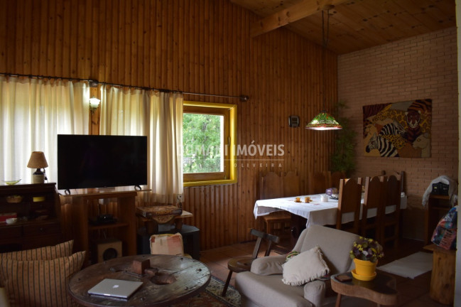Imagem Casa com 4 Quartos à Venda, 190 m² em Região Do Jardim Do Embaixador - Campos Do Jordão