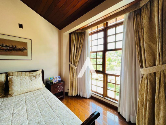Imagem Casa com 7 Quartos à Venda, 752 m² em Parque Do Imbui - Teresópolis
