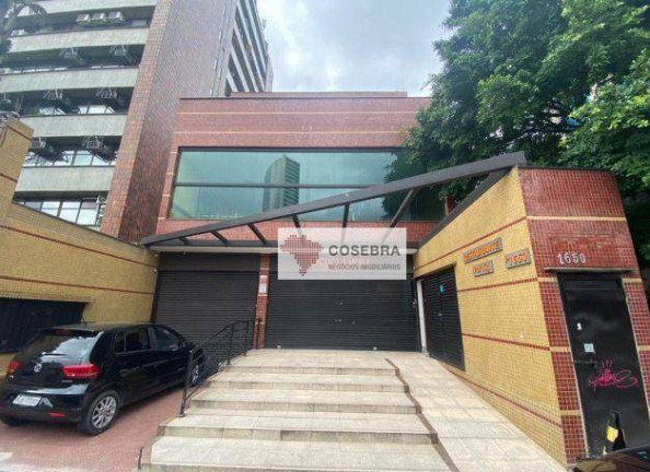 Loja à Venda ou Locação, 1.700 m² em Vila Olímpia - São Paulo