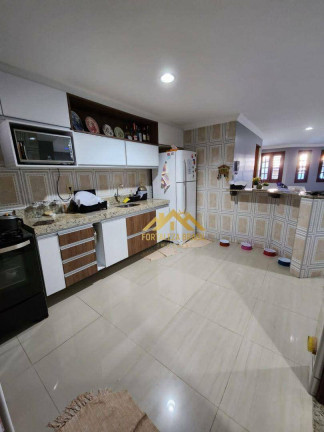 Imagem Imóvel com 4 Quartos à Venda, 180 m² em Maraponga - Fortaleza Imagem Imóvel com 4 Quartos à Venda, 180 m² em Maraponga - Fortaleza