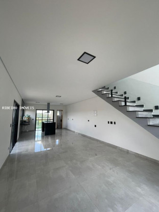 Imagem Casa com 3 Quartos à Venda, 140 m² em Villas Do Jaguari - Santana De Parnaíba Imagem Casa com 3 Quartos à Venda, 140 m² em Villas Do Jaguari - Santana De Parnaíba