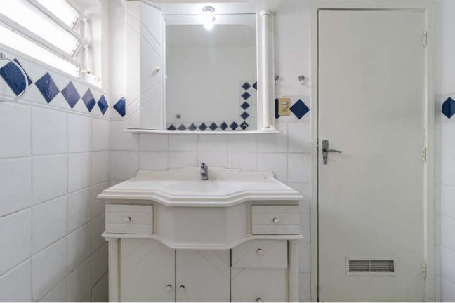 Imagem Imóvel com 2 Quartos à Venda,  em Jardim Botanico - Porto Alegre