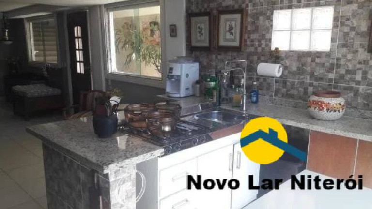 Imagem Casa com 3 Quartos à Venda, 240 m² em Itaipu - Niterói