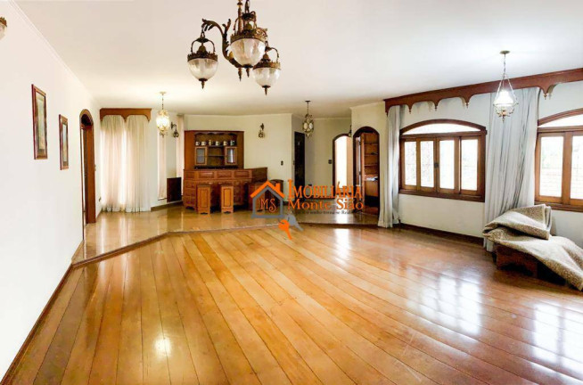 Sobrado com 4 Quartos à Venda, 530 m² em Vila Galvão - Guarulhos