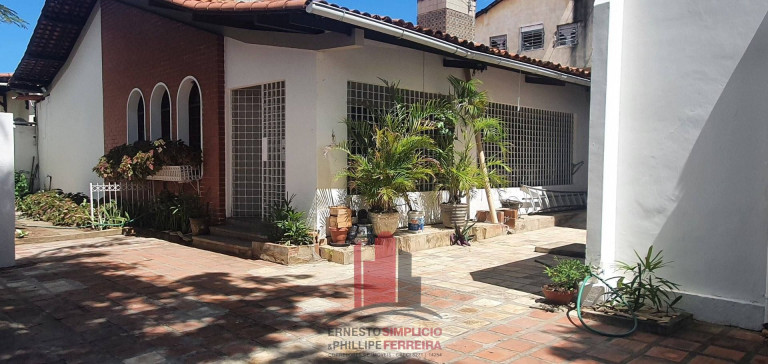 Imagem Casa com 4 Quartos à Venda, 330 m² em Hipodrómo - Recife Imagem Casa com 4 Quartos à Venda, 330 m² em Hipodrómo - Recife