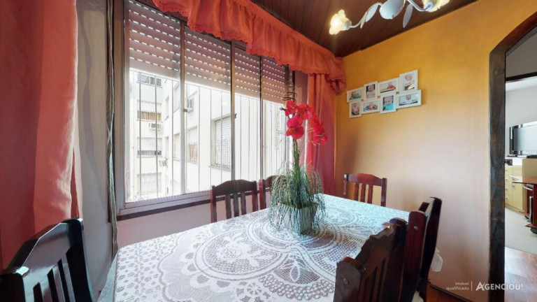 Imagem Imóvel com 2 Quartos à Venda, 60 m² em Cristal - Porto Alegre Imagem Imóvel com 2 Quartos à Venda, 60 m² em Cristal - Porto Alegre