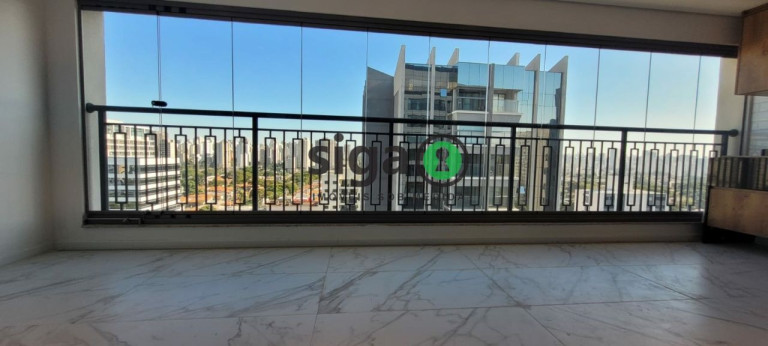 Apartamento com 3 Quartos para Alugar, 149 m² em Moema - São Paulo