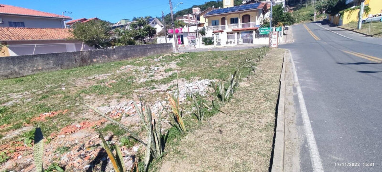 Terreno à Venda, 256 m² em Bombinhas - Bombinhas