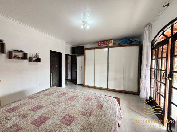 Imagem Casa com 3 Quartos à Venda, 250 m² em Centro - Balneário Barra Do Sul Imagem Casa com 3 Quartos à Venda, 250 m² em Centro - Balneário Barra Do Sul