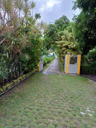 Imagem Casa com 4 Quartos à Venda, 340 m² em Busca Vida - Camaçari