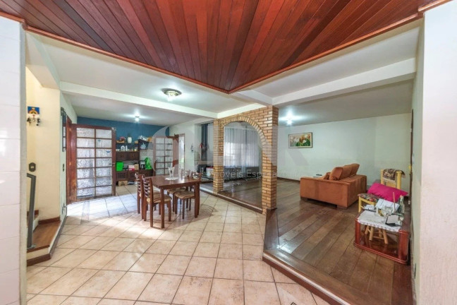 Imagem Casa com 3 Quartos à Venda, 262 m² em Auxiliadora - Porto Alegre Imagem Casa com 3 Quartos à Venda, 262 m² em Auxiliadora - Porto Alegre