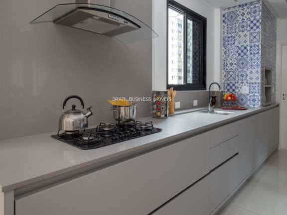 Imagem Imóvel com 3 Quartos à Venda, 122 m² em Centro - Balneário Camboriú
