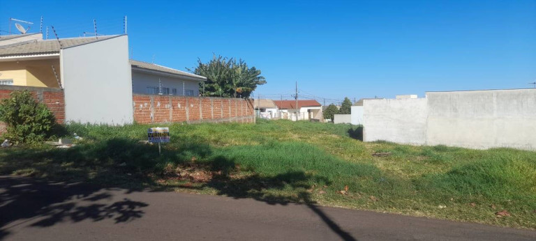 Terreno à Venda, 331 m² em Jardim Mônaco - Arapongas