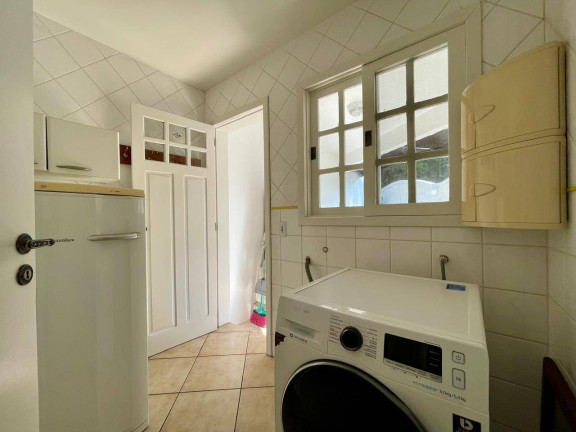 Imagem Casa com 4 Quartos para Temporada,  em Bombinhas