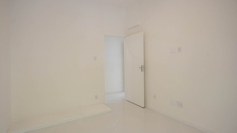 Imagem Imóvel com 3 Quartos à Venda, 119 m² em Lagoa - Rio De Janeiro Imagem Imóvel com 3 Quartos à Venda, 119 m² em Lagoa - Rio De Janeiro