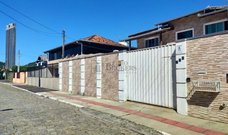 Imagem Casa com 5 Quartos à Venda, 295 m² em Nova Esperança - Balneário Camboriú