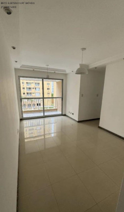 Imóvel com 3 Quartos à Venda, 74 m² em Imbuí - Salvador