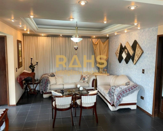 Imagem Casa com 3 Quartos à Venda, 255 m² em Saguaçu - Joinville Imagem Casa com 3 Quartos à Venda, 255 m² em Saguaçu - Joinville