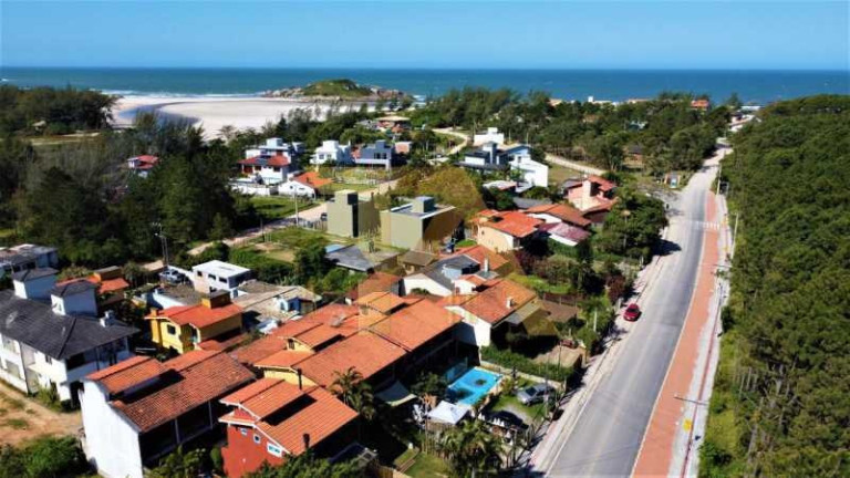 Imagem Imóvel com 6 Quartos à Venda, em Praia Da Barra - Garopaba Imagem Imóvel com 6 Quartos à Venda, em Praia Da Barra - Garopaba