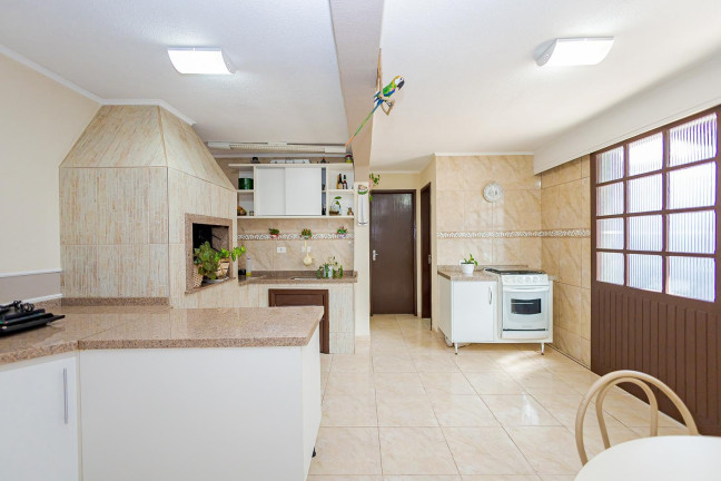 Imagem Casa com 4 Quartos à Venda, 271 m² em Santo Inácio - Curitiba