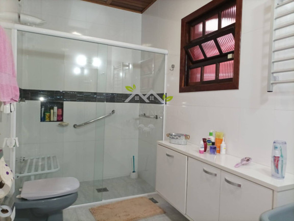 Imagem Casa com 3 Quartos à Venda, 252 m² em Vila Isabela - Campos Do Jordão