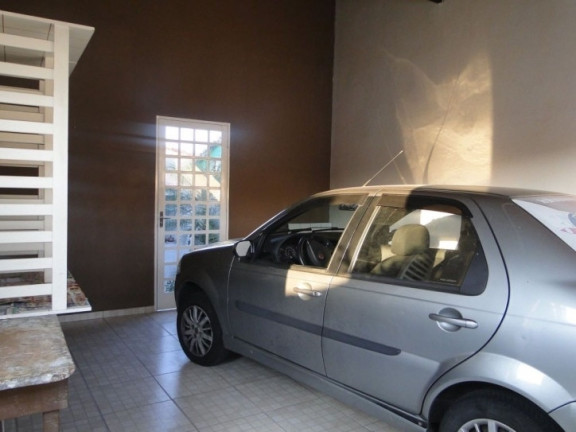 Imagem Casa com 4 Quartos à Venda, em Cecap - Jacareí Imagem Casa com 4 Quartos à Venda, em Cecap - Jacareí