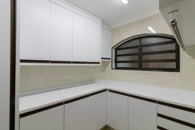 Imagem Casa com 3 Quartos à Venda, 331 m² em Vila Galvão - Guarulhos Imagem Casa com 3 Quartos à Venda, 331 m² em Vila Galvão - Guarulhos