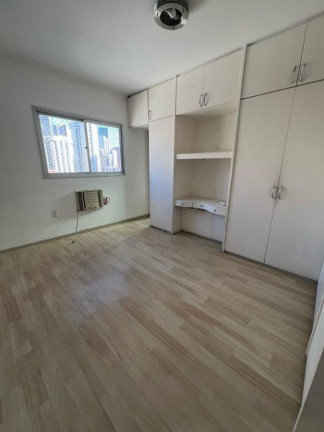 Imagem Apartamento com 3 Quartos à Venda, 120 m² em Boa Viagem - Recife