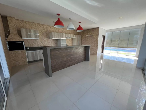 Imagem Casa com 3 Quartos à Venda, 238 m² em Setor Industrial - Sinop